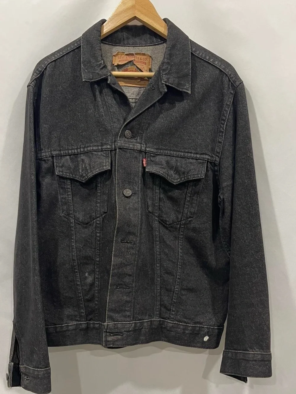 Embroidered Levis Denim Jacket - Picture 3 of 5